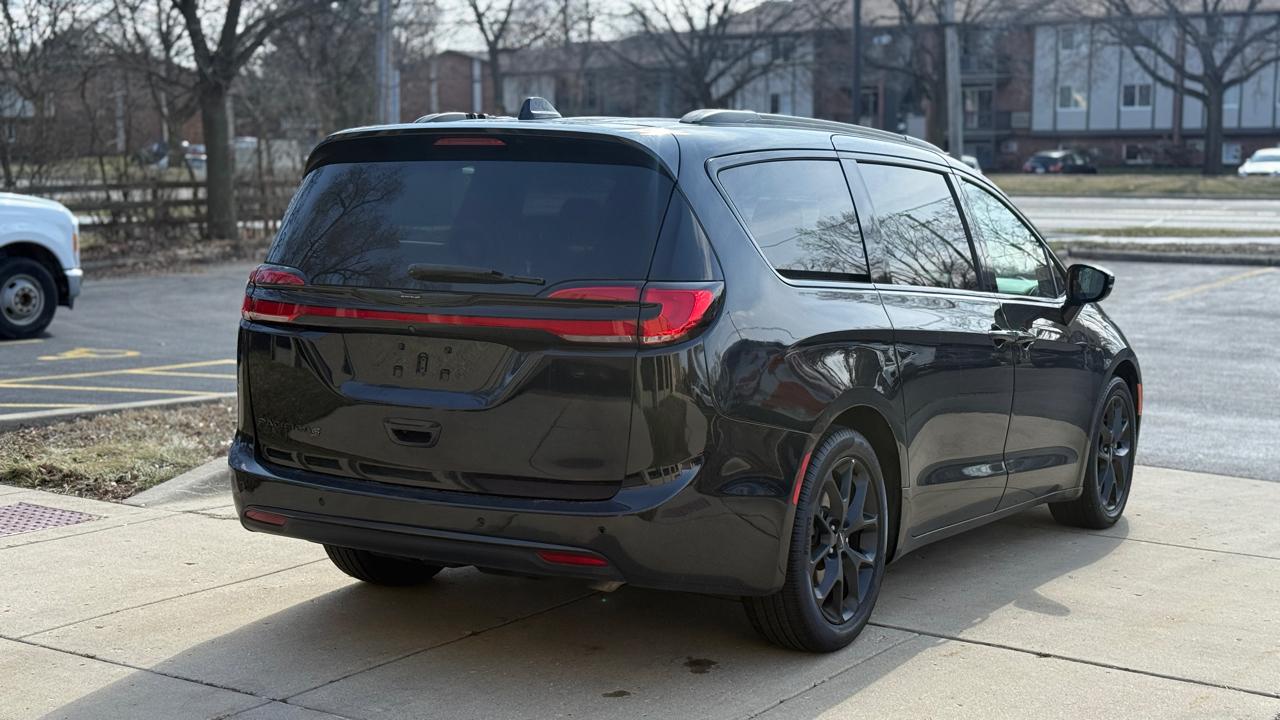 Chrysler Pacifica Limited 2025