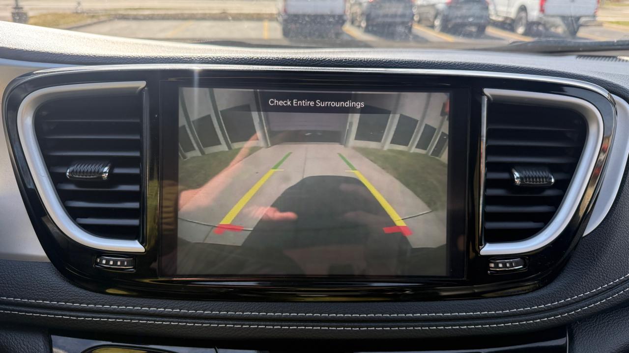 Chrysler Pacifica Limited 2025