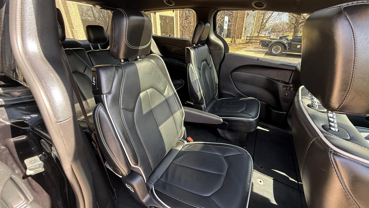 Chrysler Pacifica Limited 2025