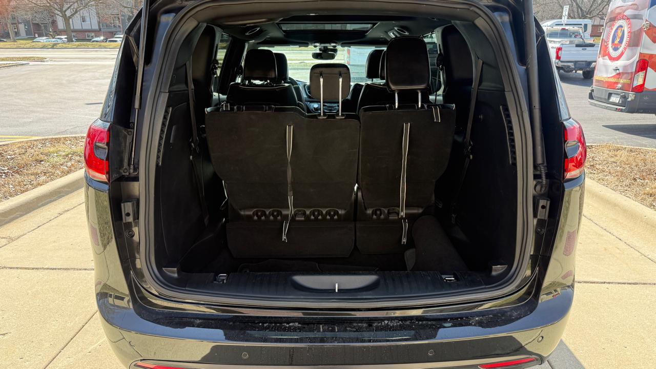 Chrysler Pacifica Limited 2025