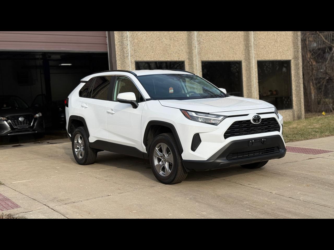 Toyota RAV4 XLE AWD 2025