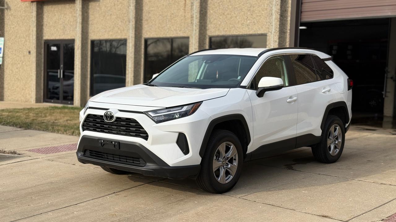 Toyota RAV4 XLE AWD 2025