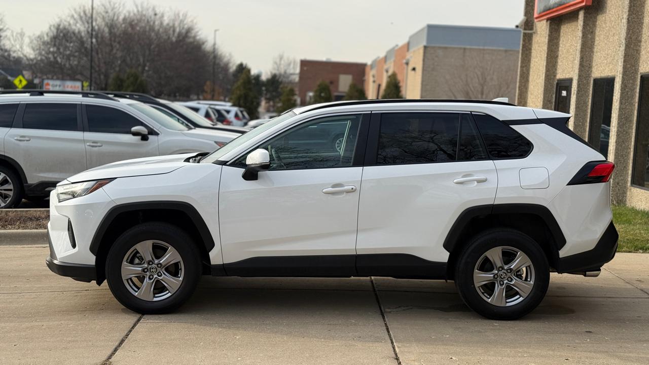 Toyota RAV4 XLE AWD 2025