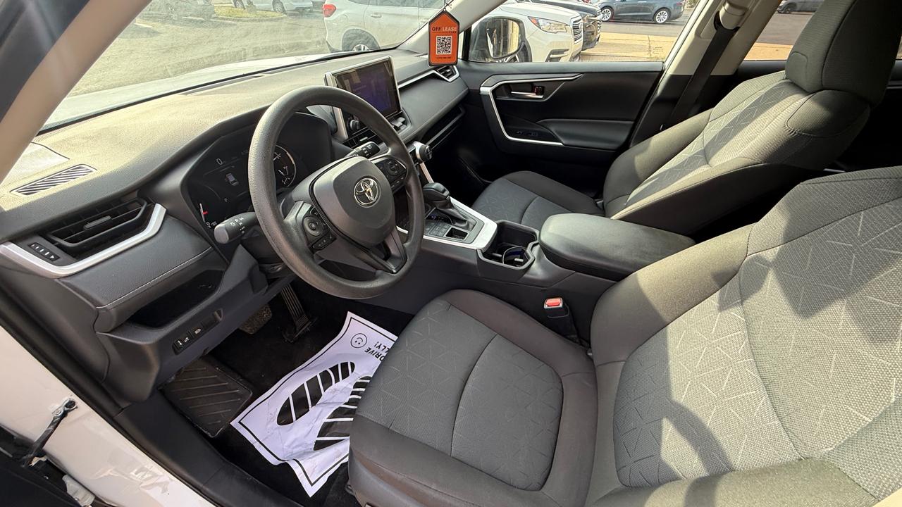 Toyota RAV4 XLE AWD 2025