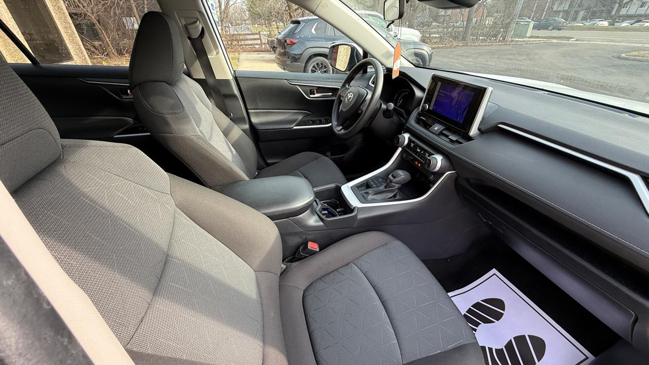 Toyota RAV4 XLE AWD 2025