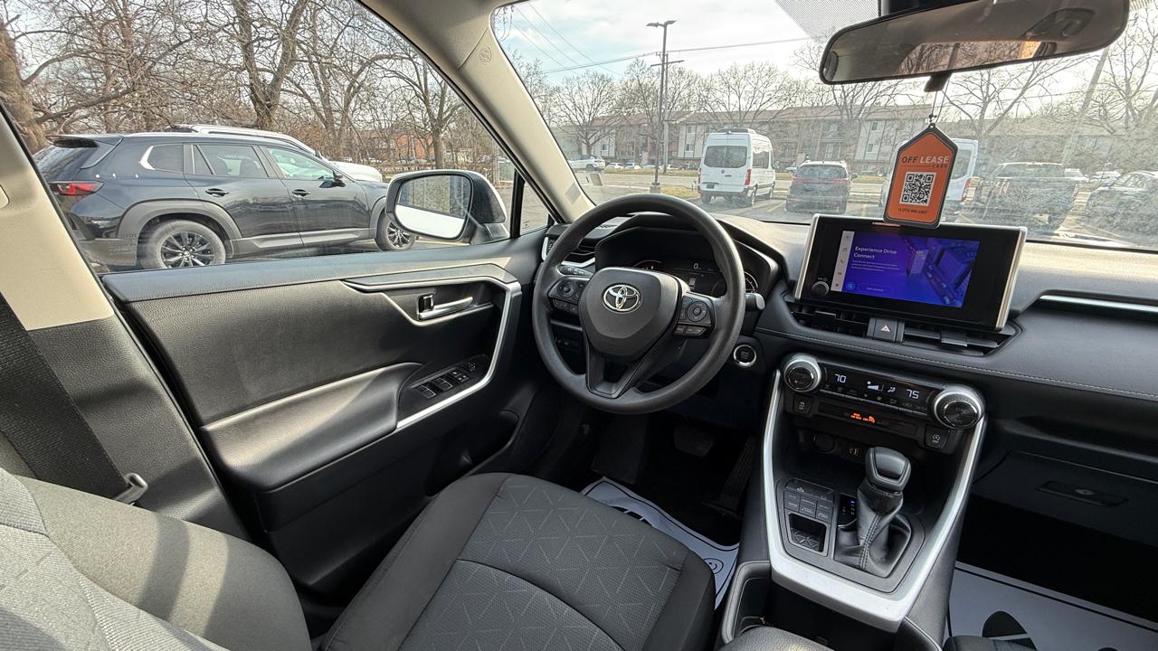 Toyota RAV4 XLE AWD 2025