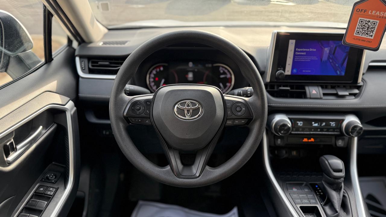 Toyota RAV4 XLE AWD 2025