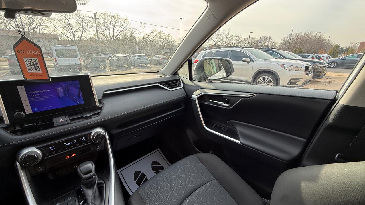 Toyota RAV4 XLE AWD 2025