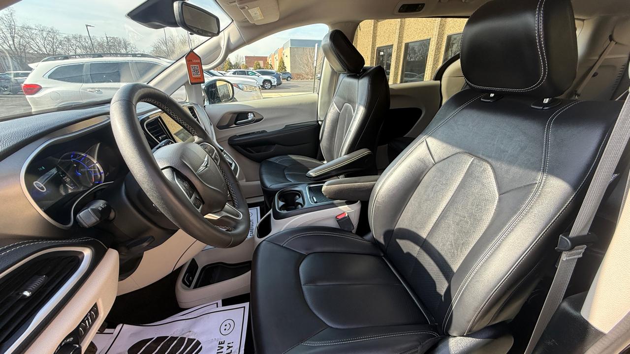 Chrysler Pacifica Hybrid Select 2024