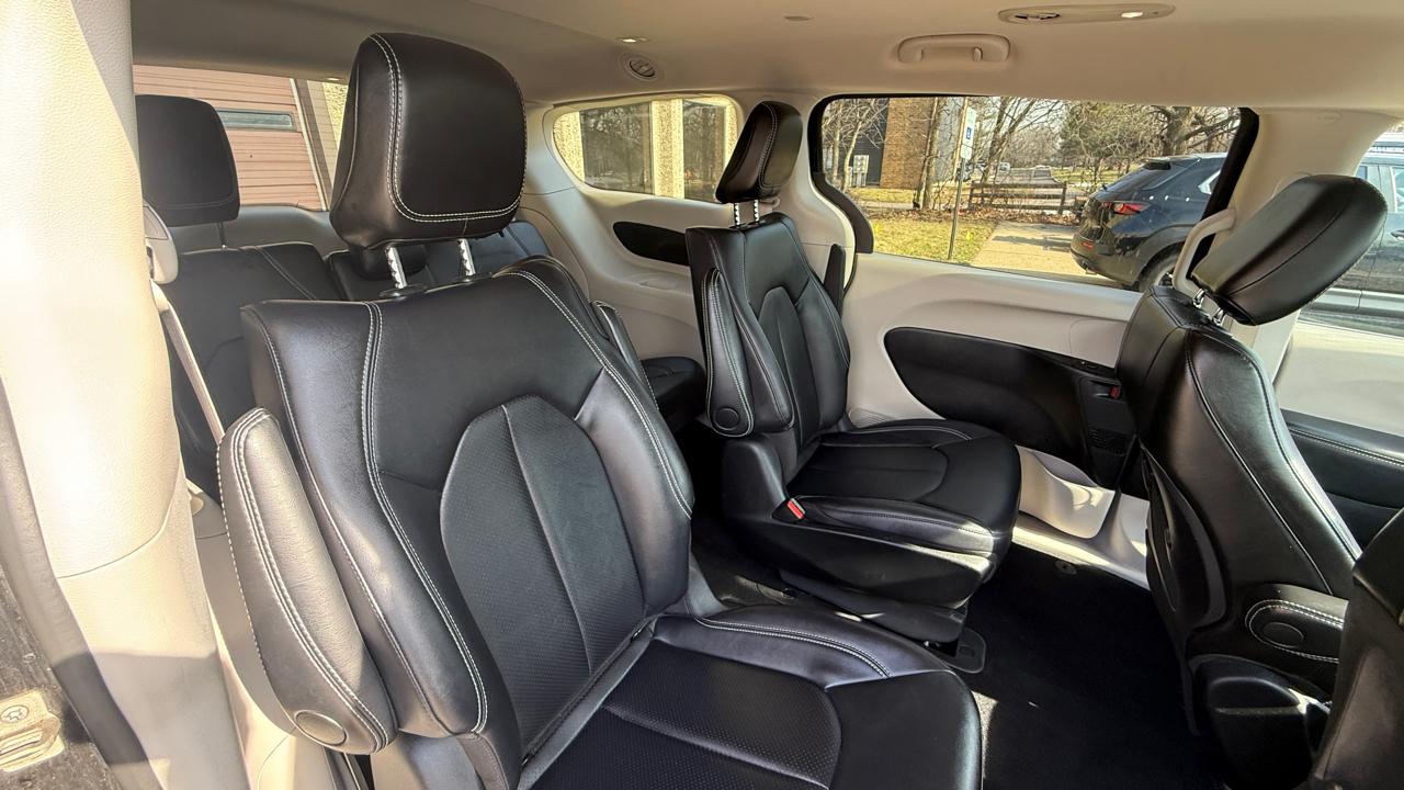 Chrysler Pacifica Hybrid Select 2024