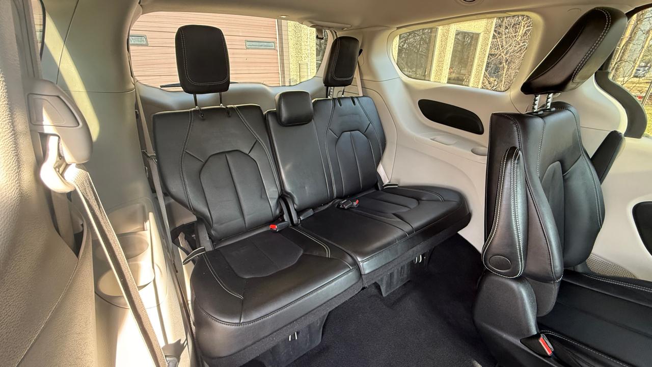 Chrysler Pacifica Hybrid Select 2024