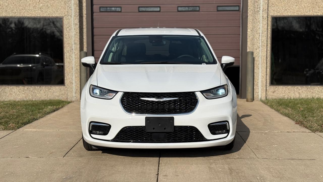 Chrysler Pacifica Touring L 2023