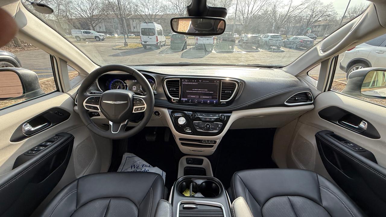 Chrysler Pacifica Touring L 2023