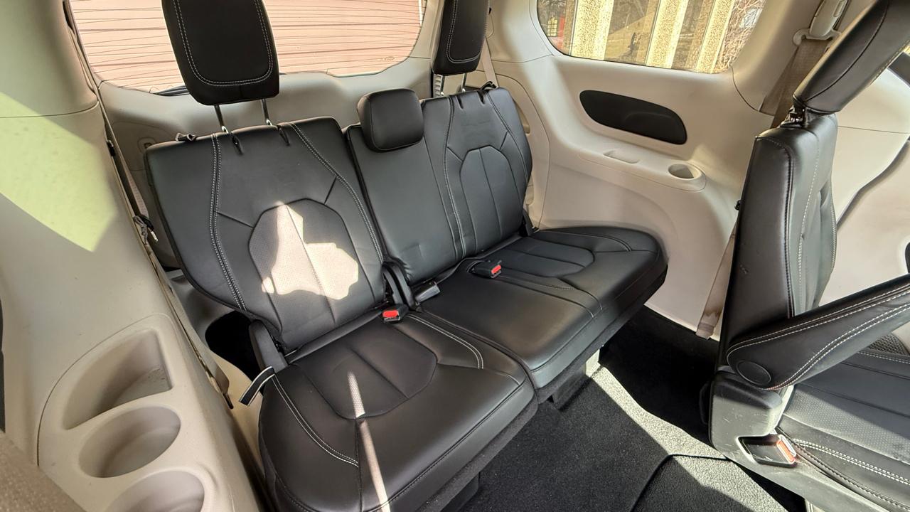 Chrysler Pacifica Touring L 2023