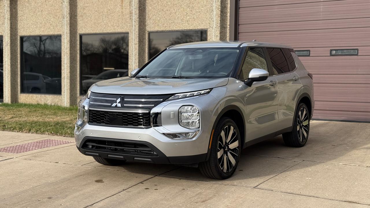 Mitsubishi Outlander SE 4WD 2025