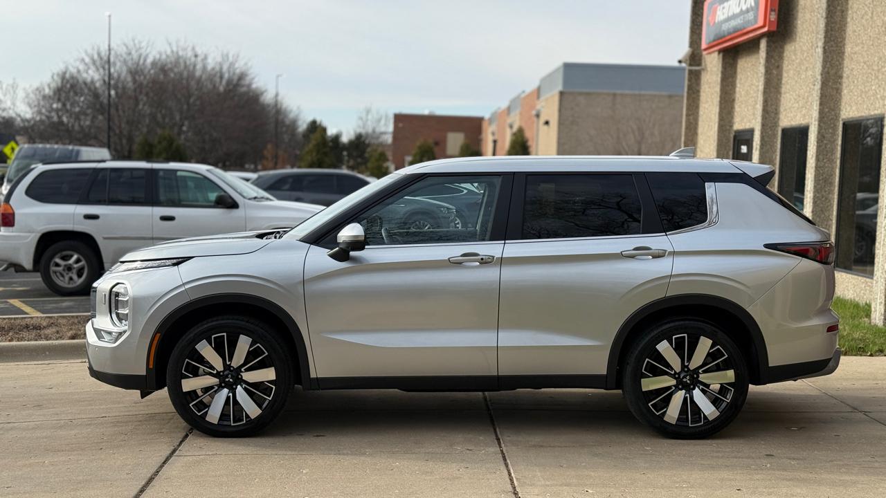 Mitsubishi Outlander SE 4WD 2025