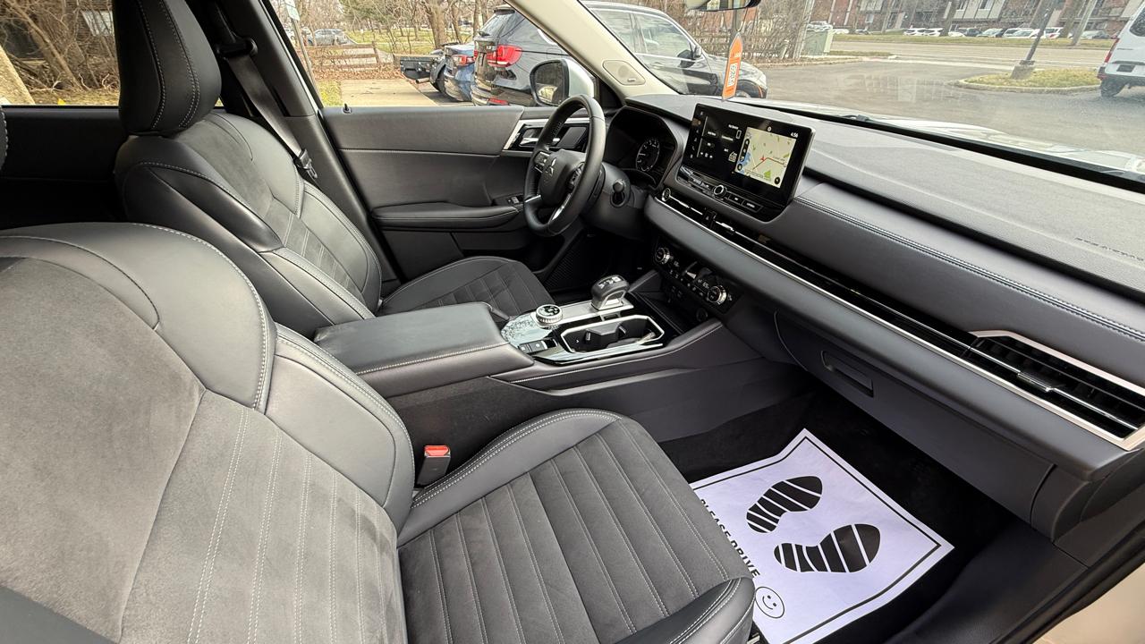 Mitsubishi Outlander SE 4WD 2025