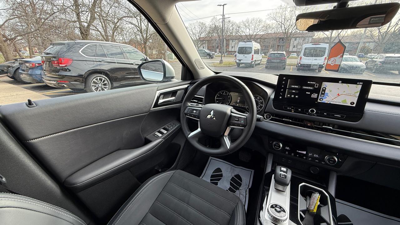 Mitsubishi Outlander SE 4WD 2025