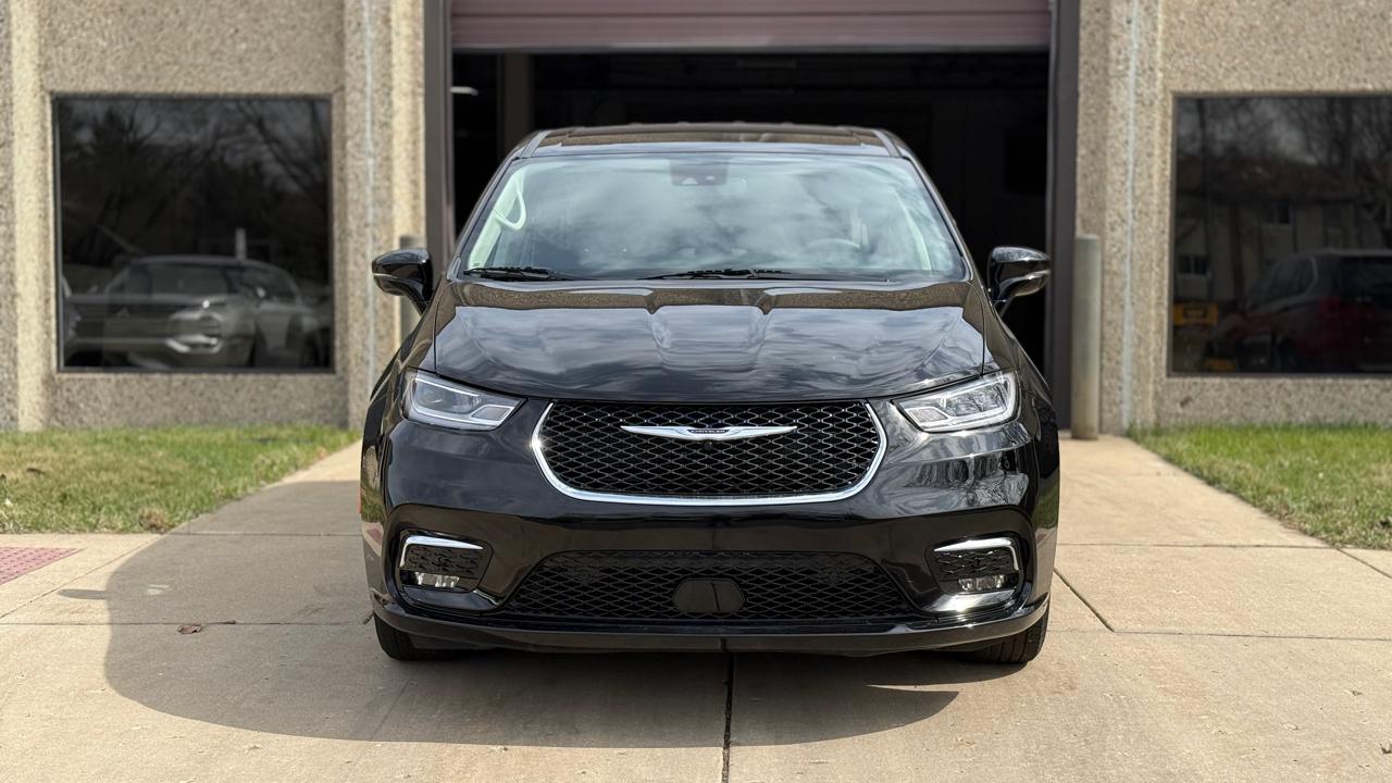 Chrysler Pacifica Touring L 2024