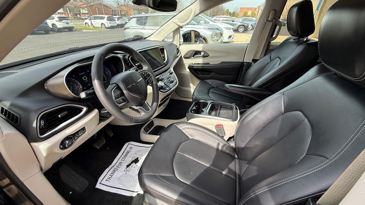 Chrysler Pacifica Touring L 2024