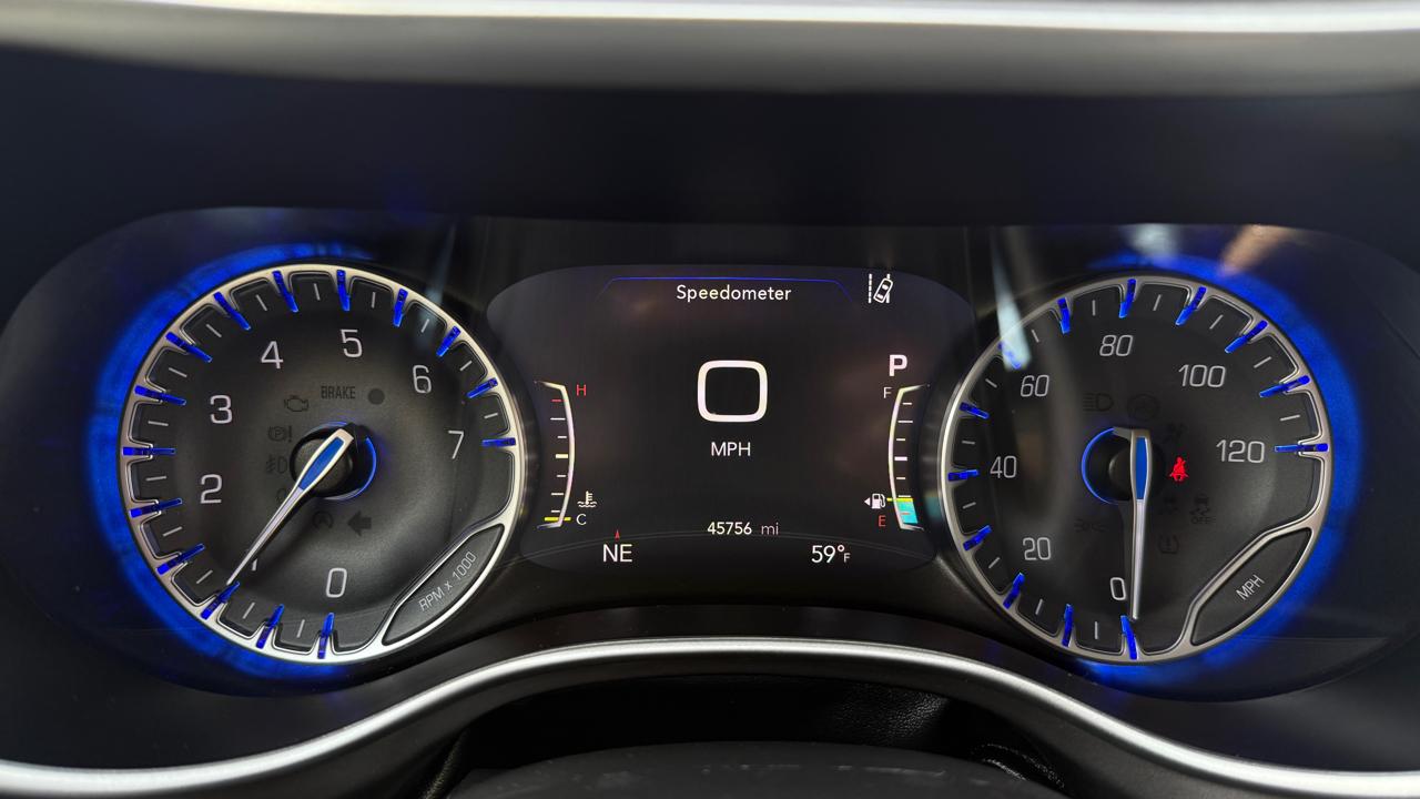 Chrysler Pacifica Touring L 2024