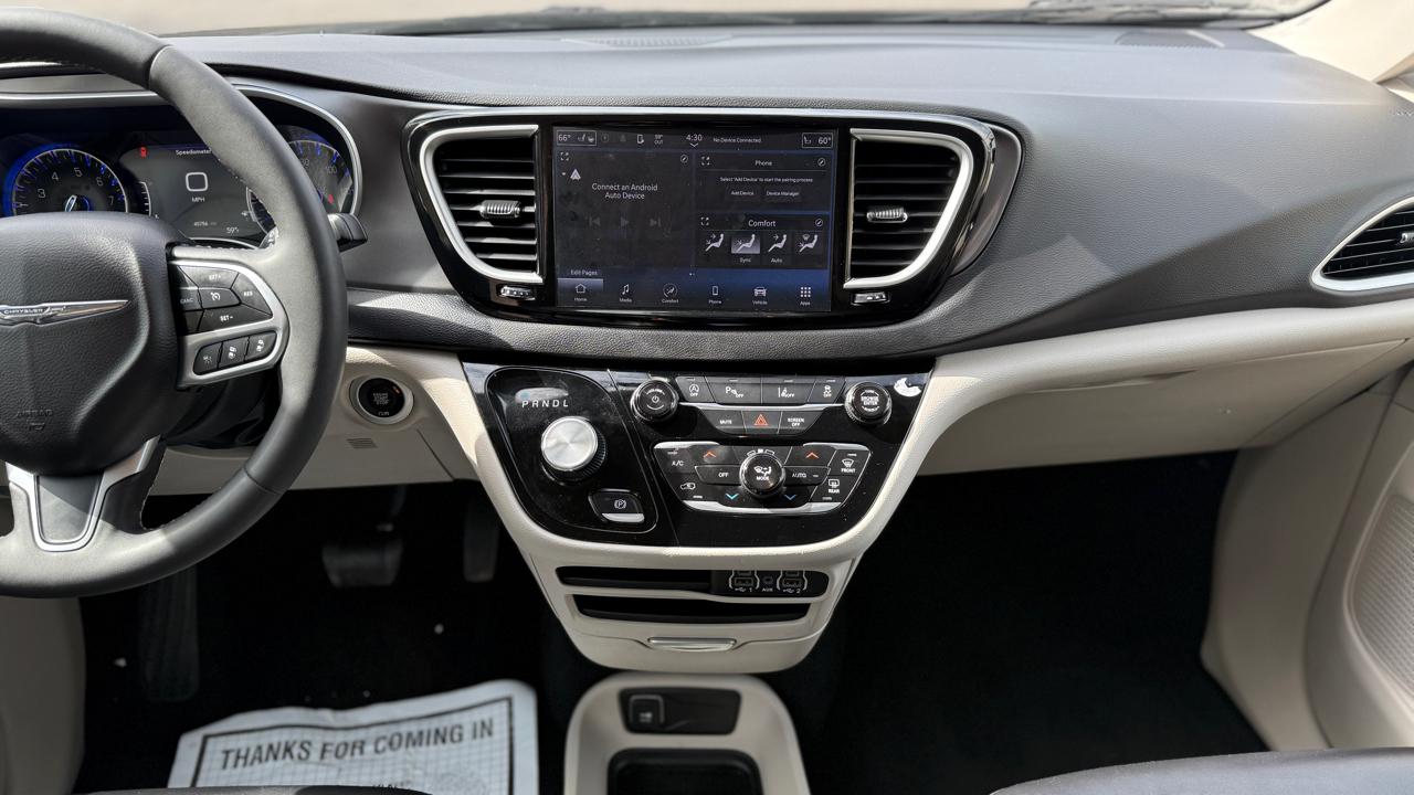 Chrysler Pacifica Touring L 2024