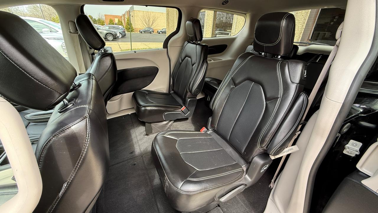 Chrysler Pacifica Touring L 2024