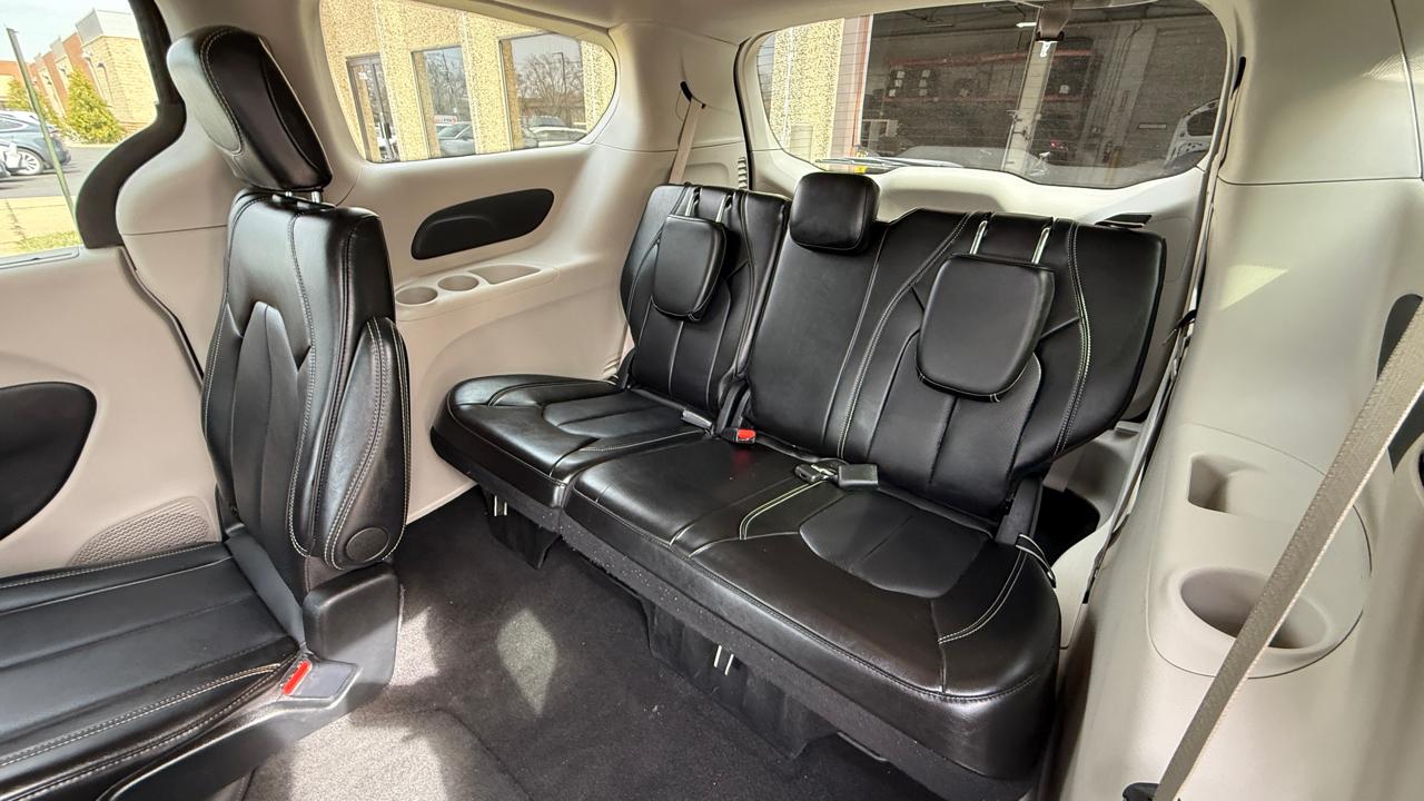 Chrysler Pacifica Touring L 2024