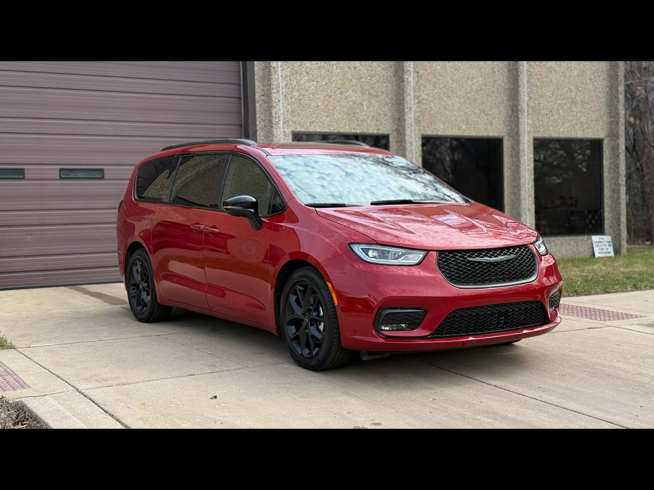 Chrysler Pacifica Limited 2025