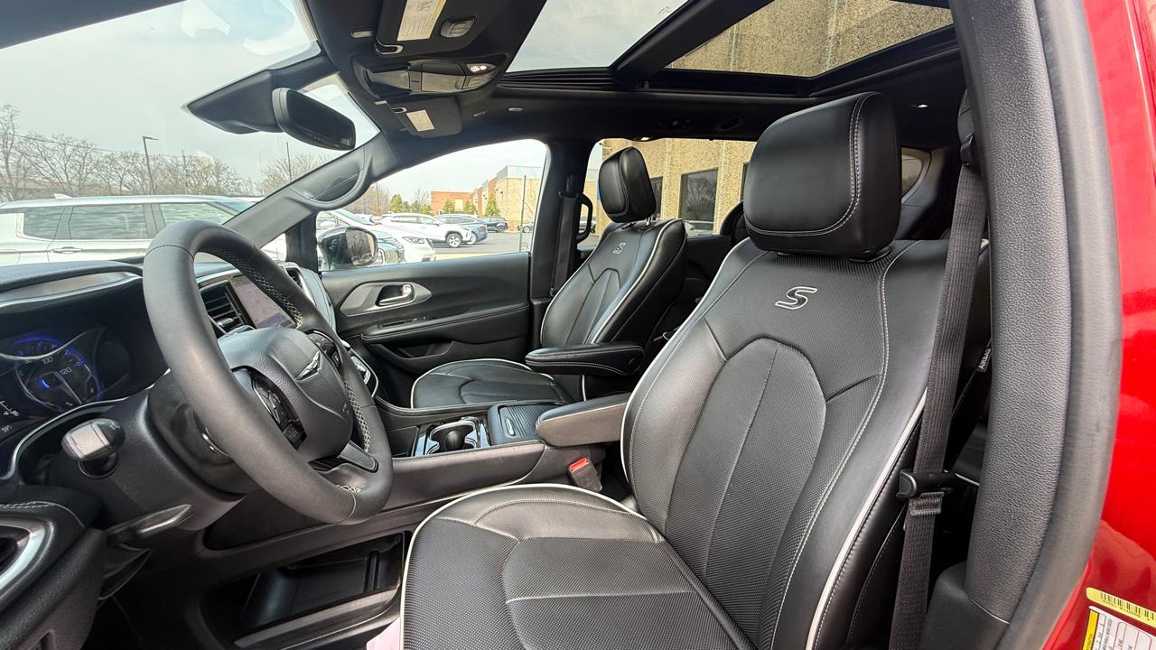 Chrysler Pacifica Limited 2025