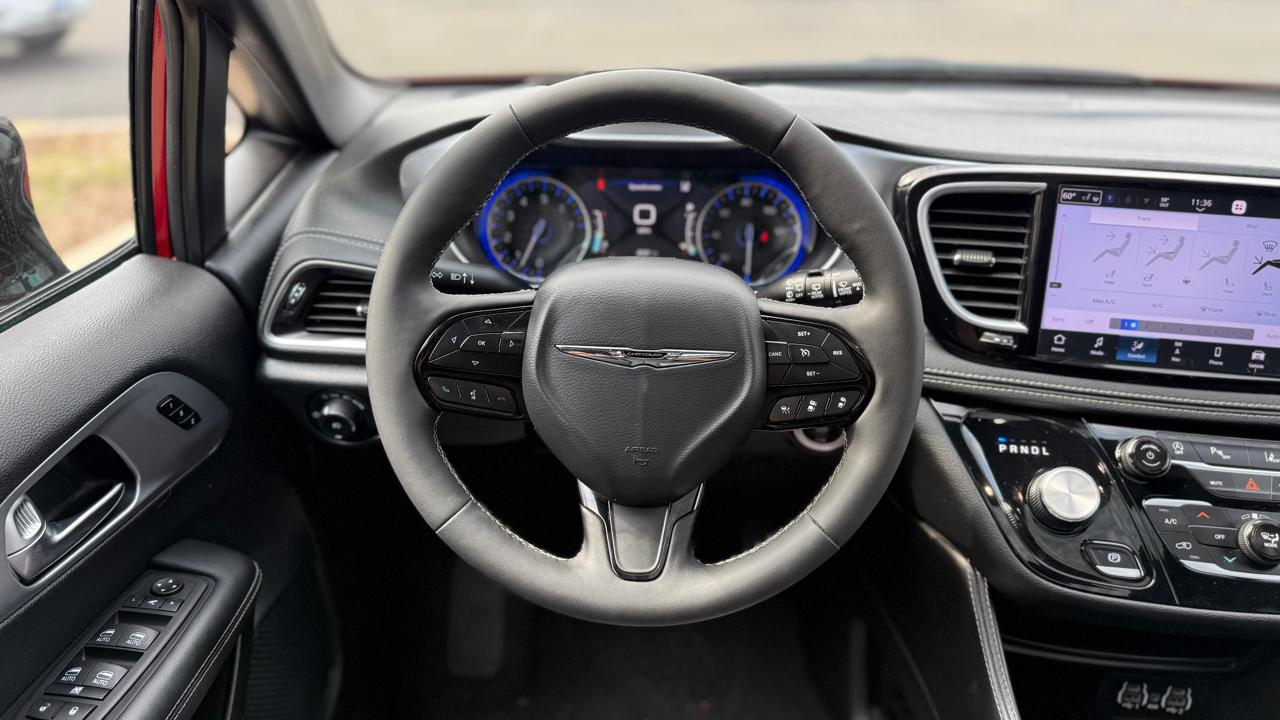 Chrysler Pacifica Limited 2025