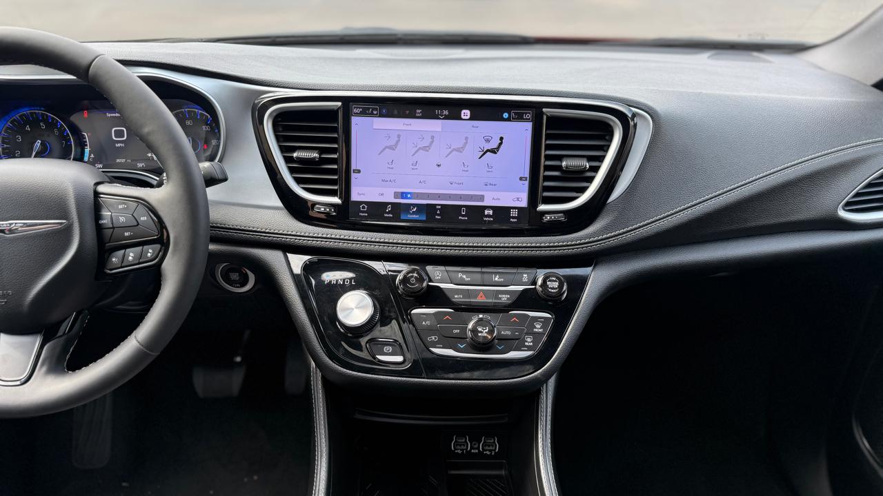 Chrysler Pacifica Limited 2025