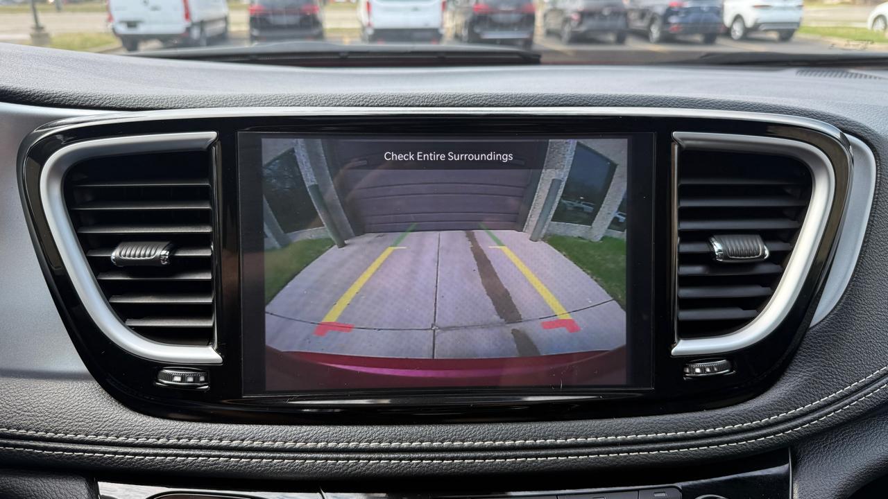 Chrysler Pacifica Limited 2025