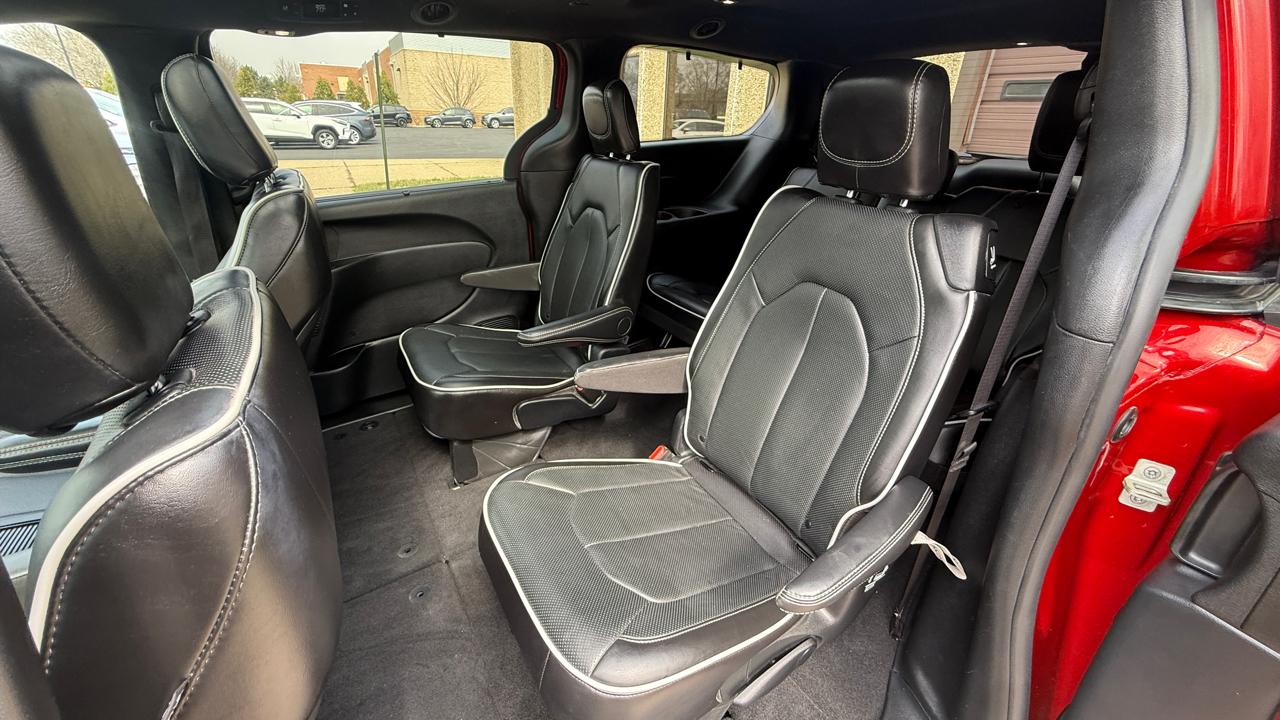 Chrysler Pacifica Limited 2025