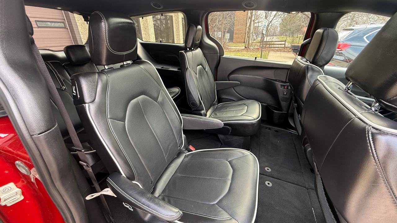 Chrysler Pacifica Limited 2025