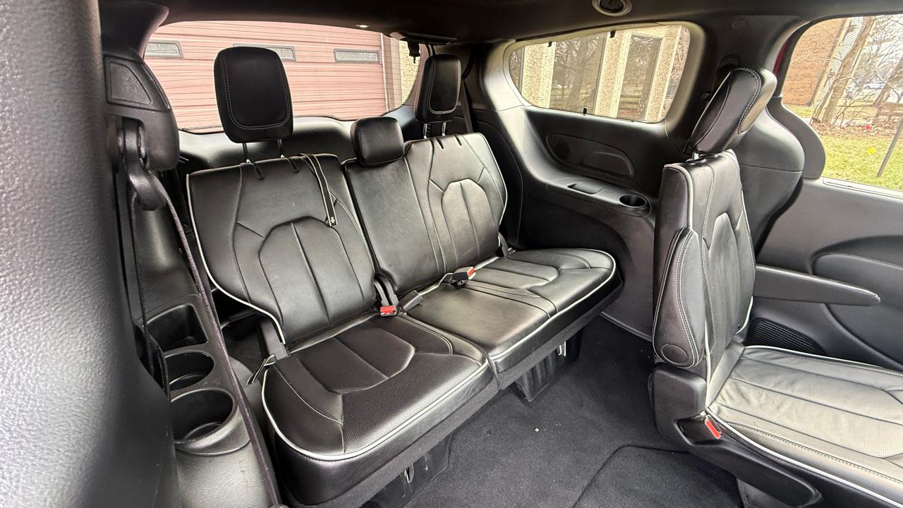 Chrysler Pacifica Limited 2025