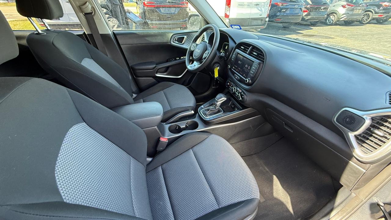 Kia Soul LX CVT 2024