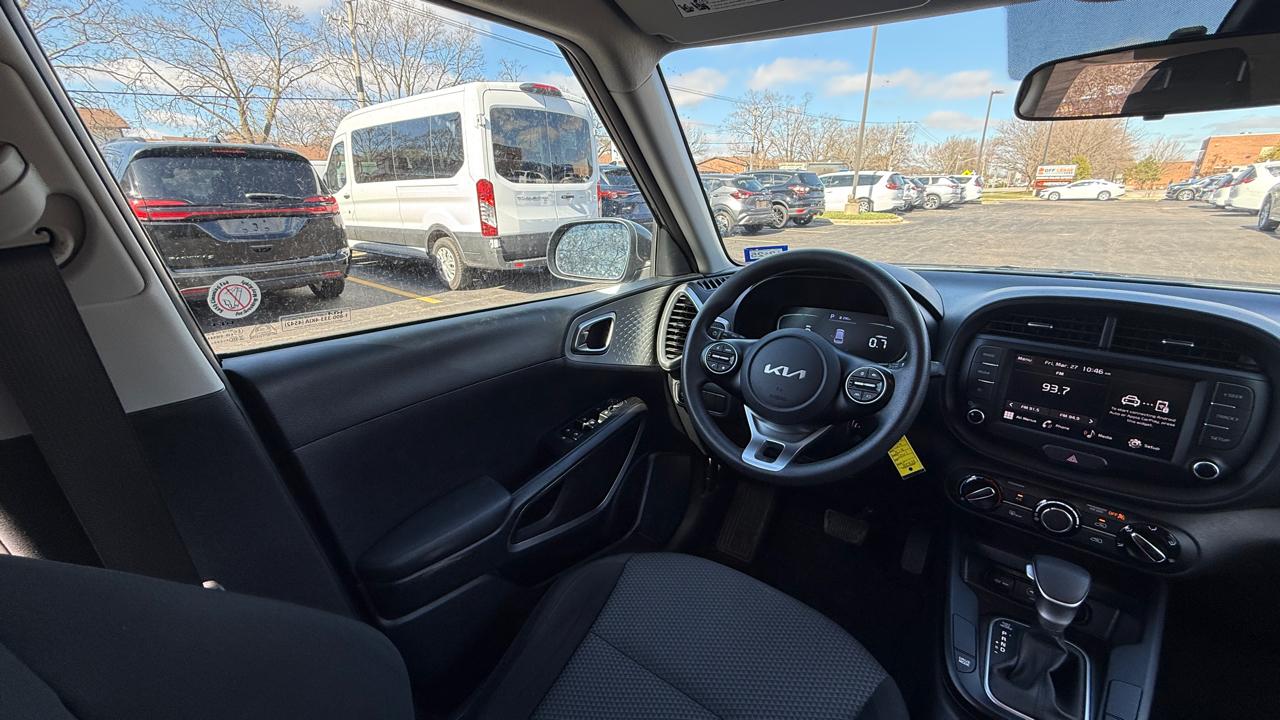Kia Soul LX CVT 2024