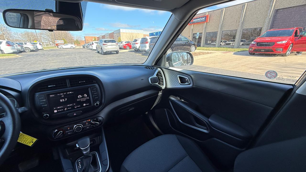 Kia Soul LX CVT 2024