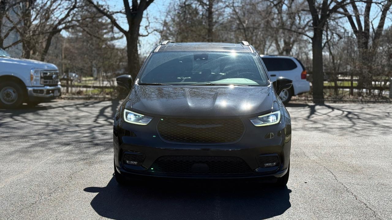 Chrysler Pacifica Limited 2025