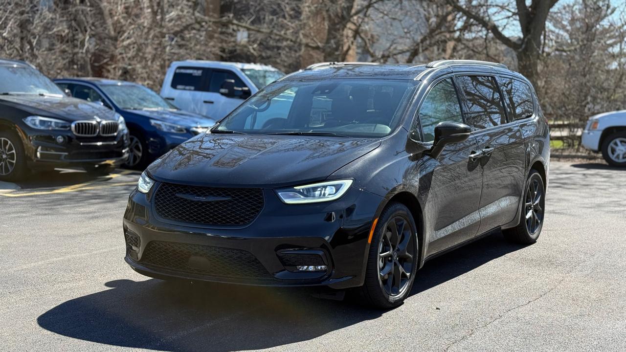 Chrysler Pacifica Limited 2025