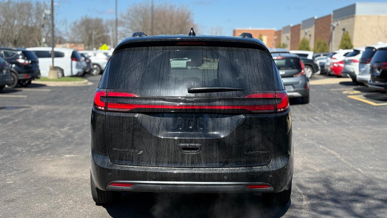 Chrysler Pacifica Limited 2025