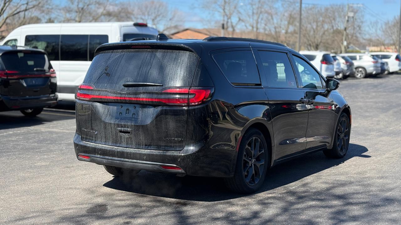 Chrysler Pacifica Limited 2025