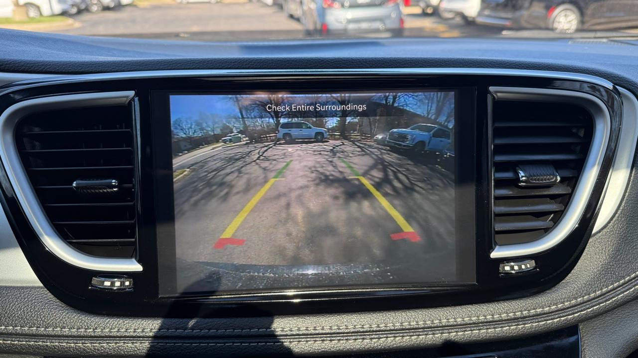 Chrysler Pacifica Limited 2025