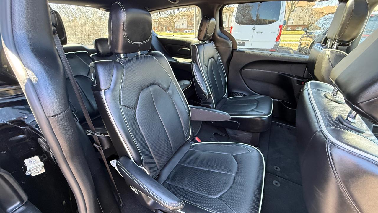 Chrysler Pacifica Limited 2025