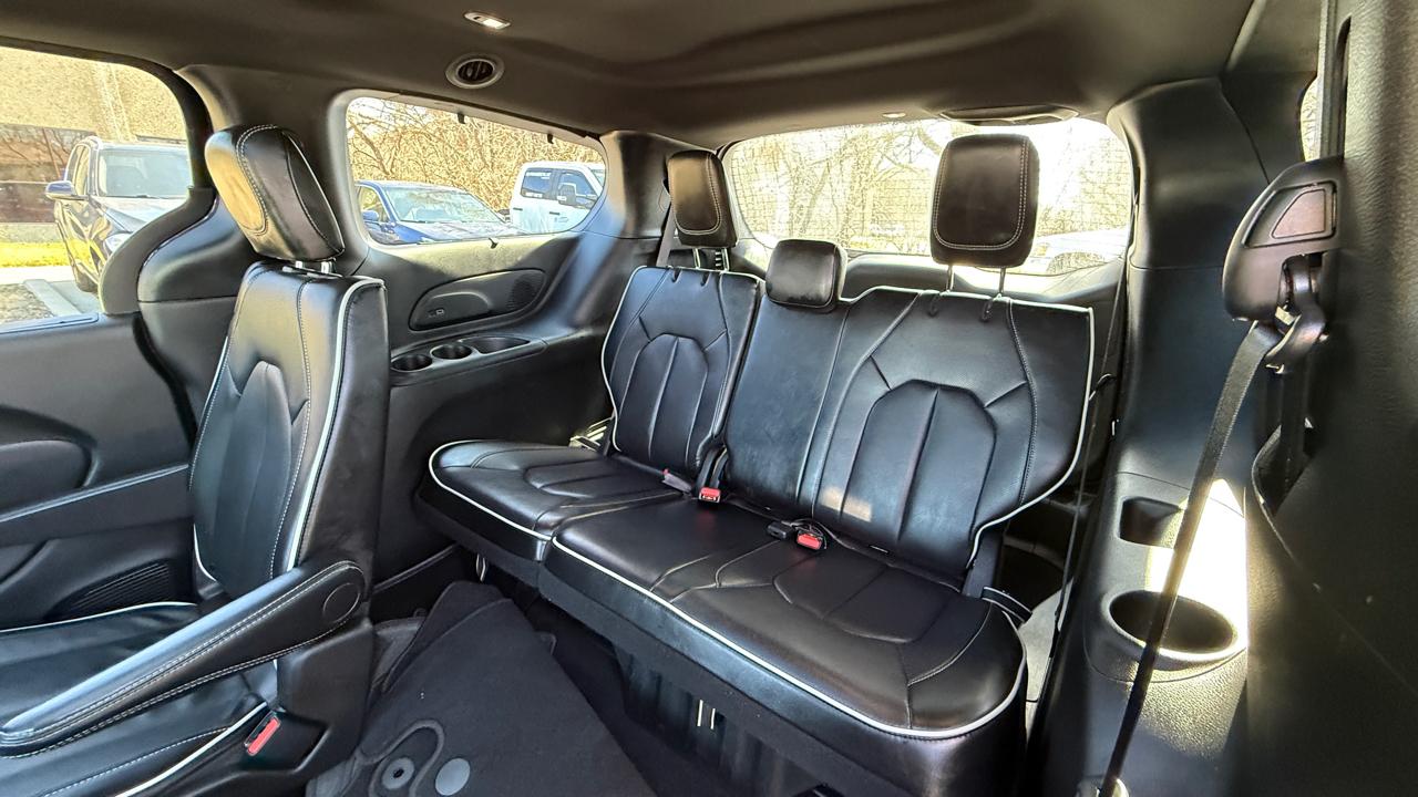 Chrysler Pacifica Limited 2025