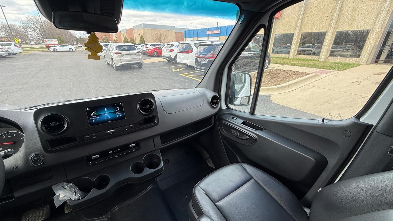 Mercedes-Benz Sprinter 2500 144-in. WB 2023