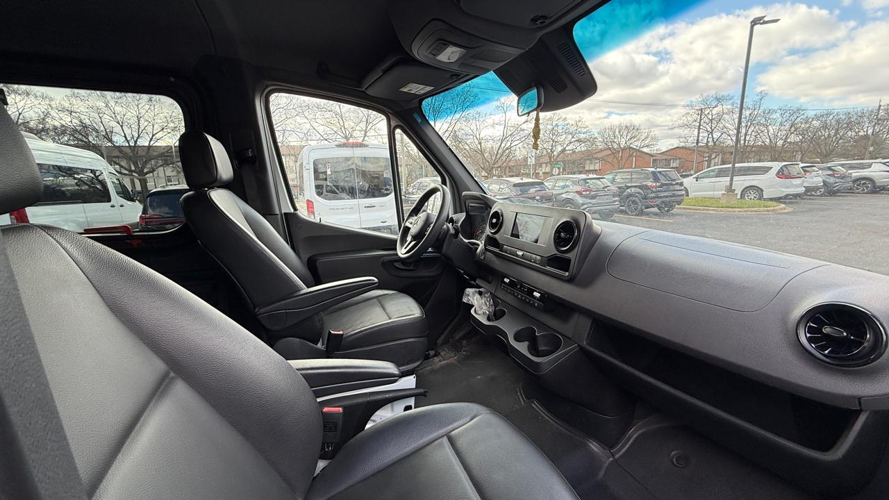 Mercedes-Benz Sprinter 2500 144-in. WB 2023