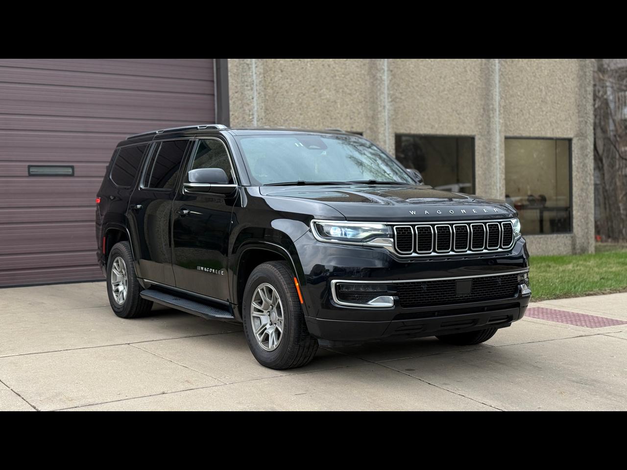 Jeep Wagoneer Base 4WD 2024