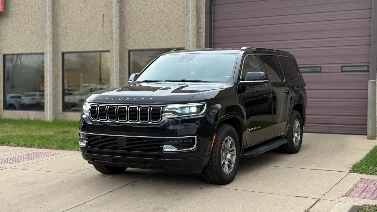 Jeep Wagoneer Base 4WD 2024